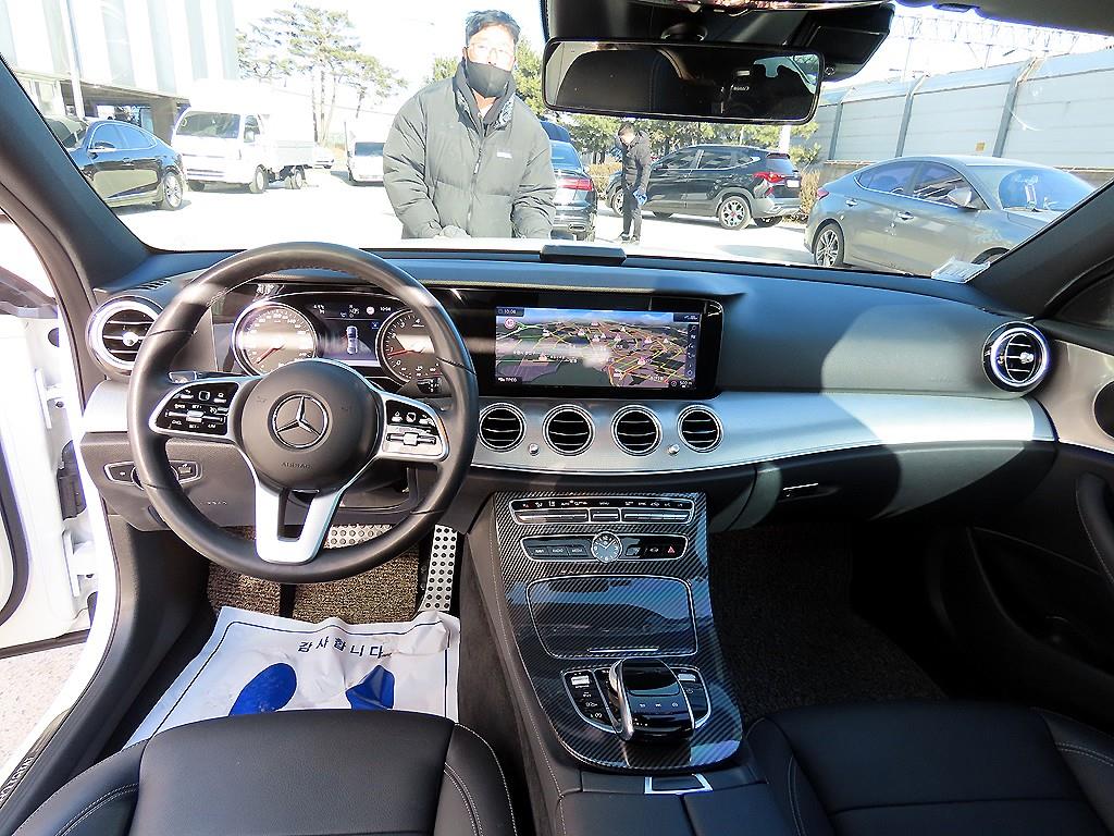 Mercedes Benz E class - Vista 7