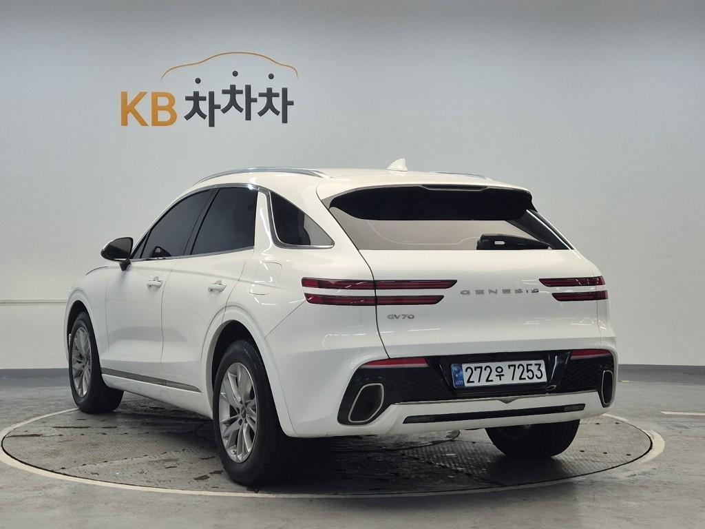 Genesis GV70 - Vista 2