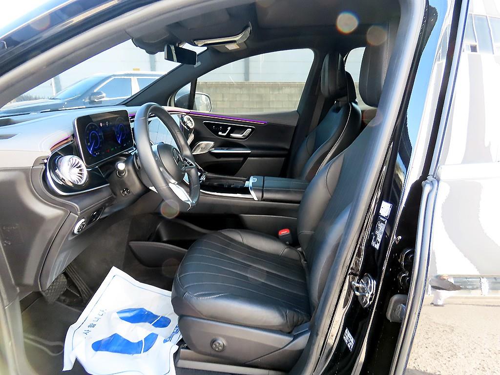 Mercedes Benz EQE - Vista 5