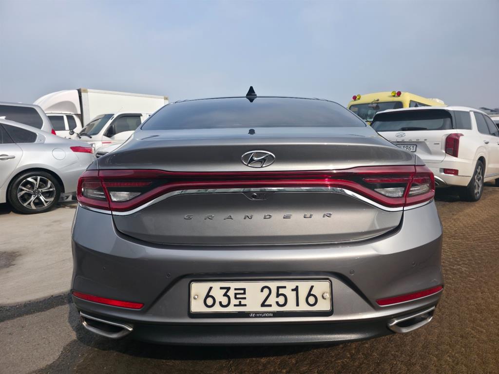 HYUNDAI Grandeur - Vista 4