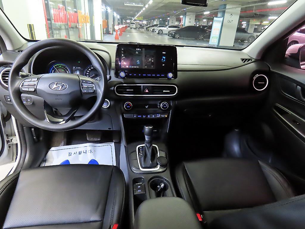 HYUNDAI Kona - Vista 10