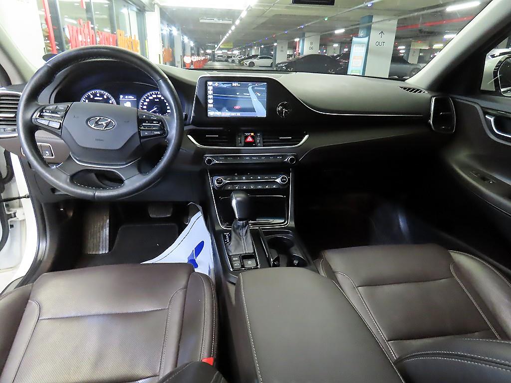 HYUNDAI Grandeur - Vista 10