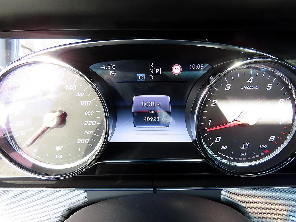 Mercedes Benz E class - Vista 9