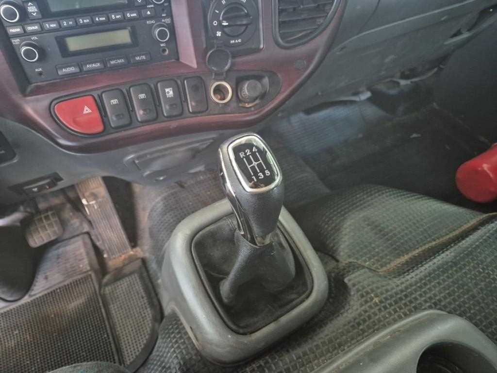 medium and large bus Hyundai bus - Vista 7