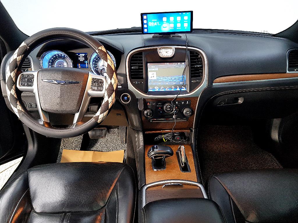 Chrysler 300C - Vista 5