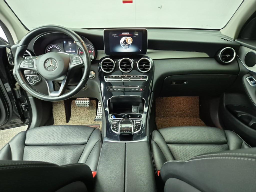 Mercedes Benz GLC Class - Vista 5
