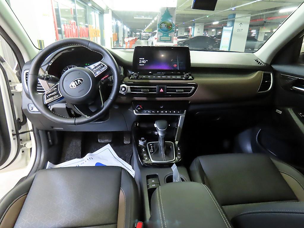 KIA Seltos - Vista 10