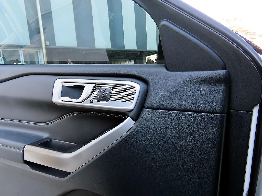 Ford Explorer - Vista 11