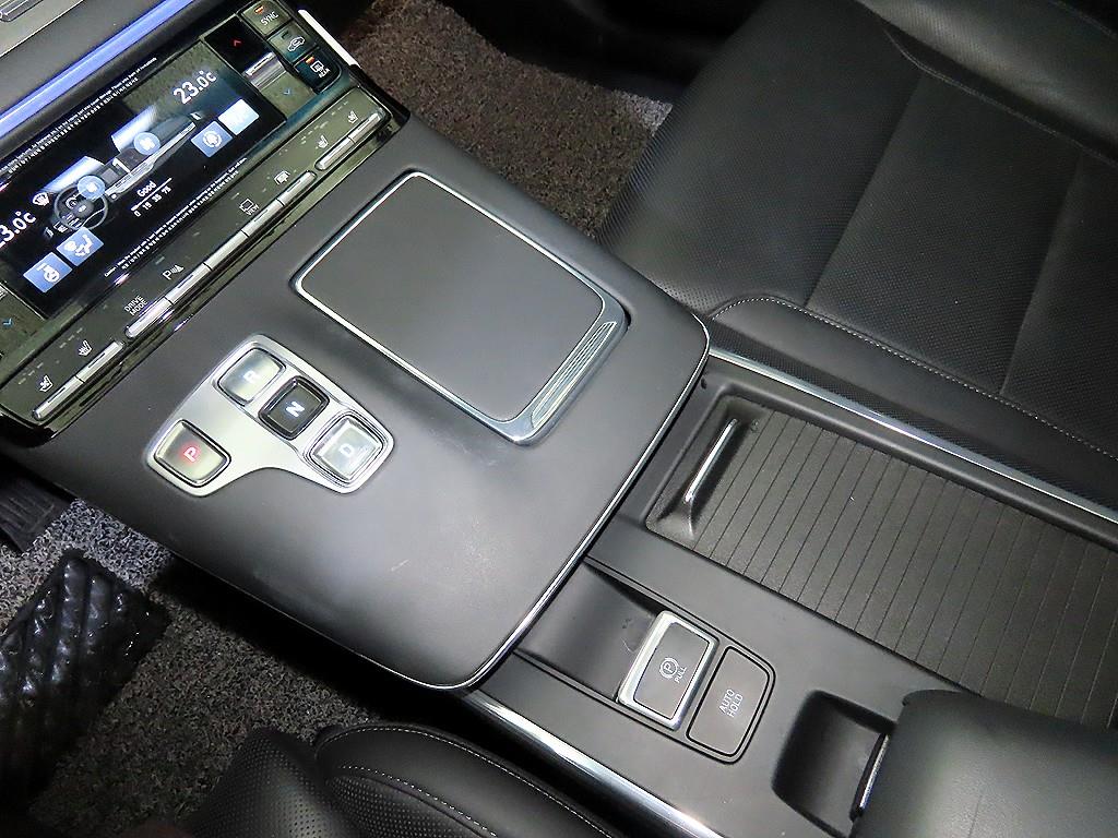 HYUNDAI Grandeur - Vista 12