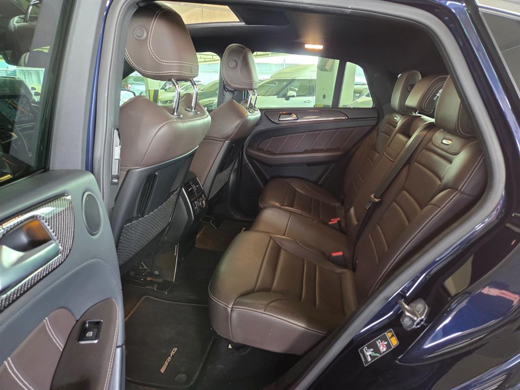 Mercedes Benz GLE Class - Vista 7