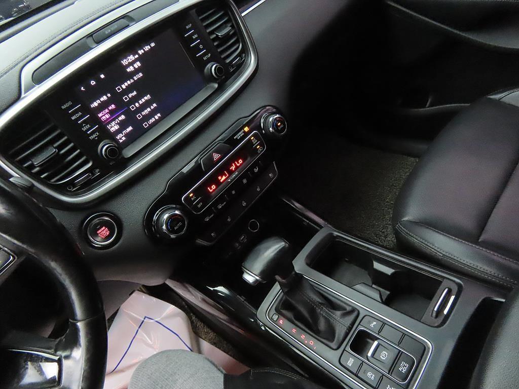 KIA Sorento - Vista 8