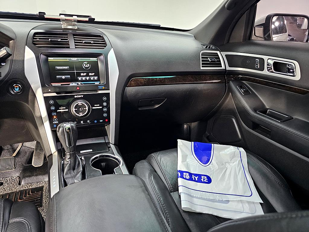 Ford Explorer - Vista 10