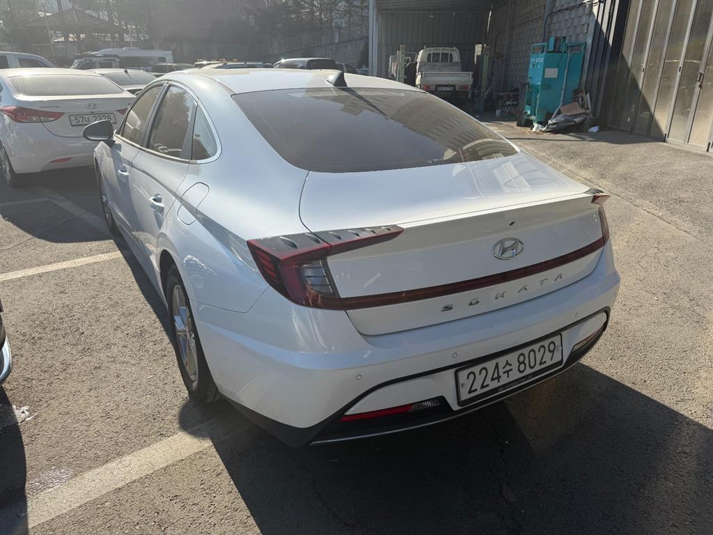 HYUNDAI Sonata - Vista 2