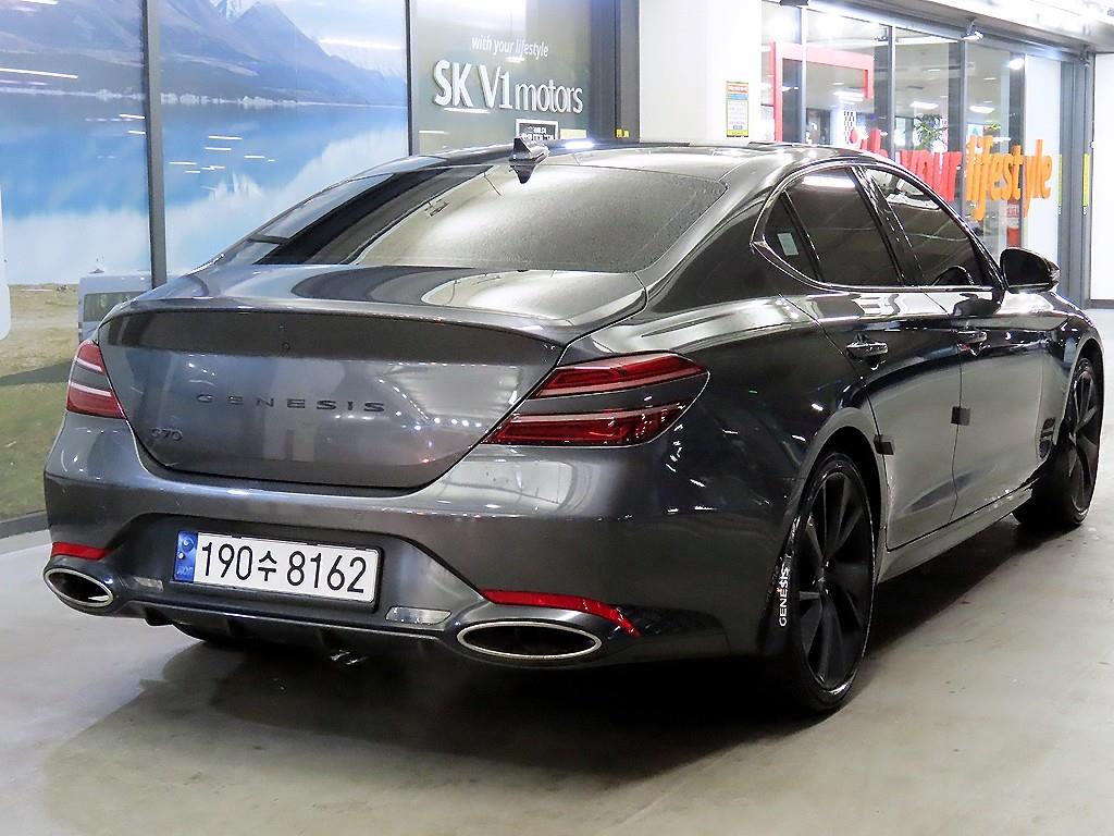 Genesis G70 - Vista 4