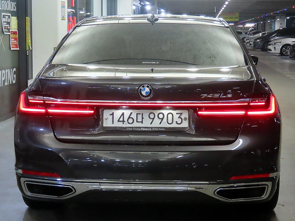 BMW 7 Series - Vista 5