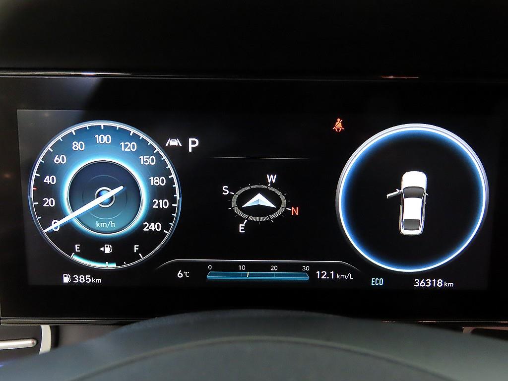 HYUNDAI Avante - Vista 9