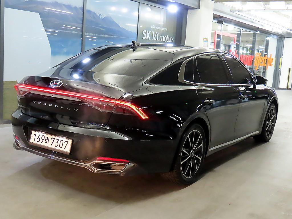 HYUNDAI Grandeur - Vista 4