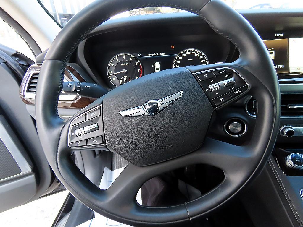 Genesis G90 - Vista 8