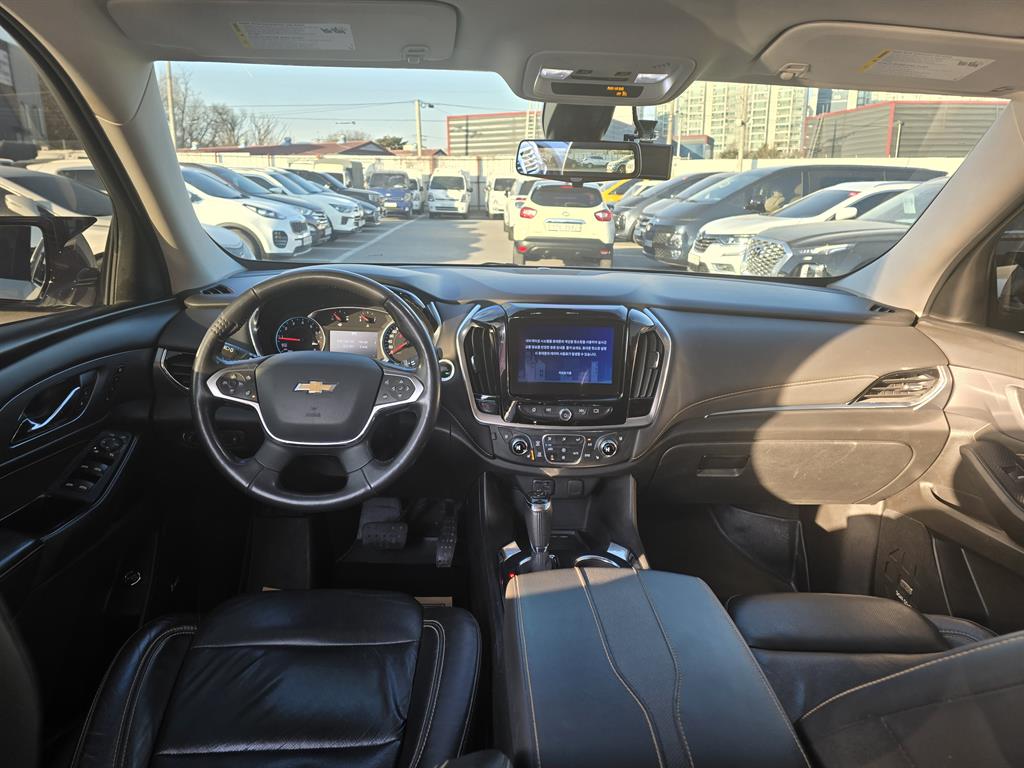 Chevrolet Travers - Vista 10