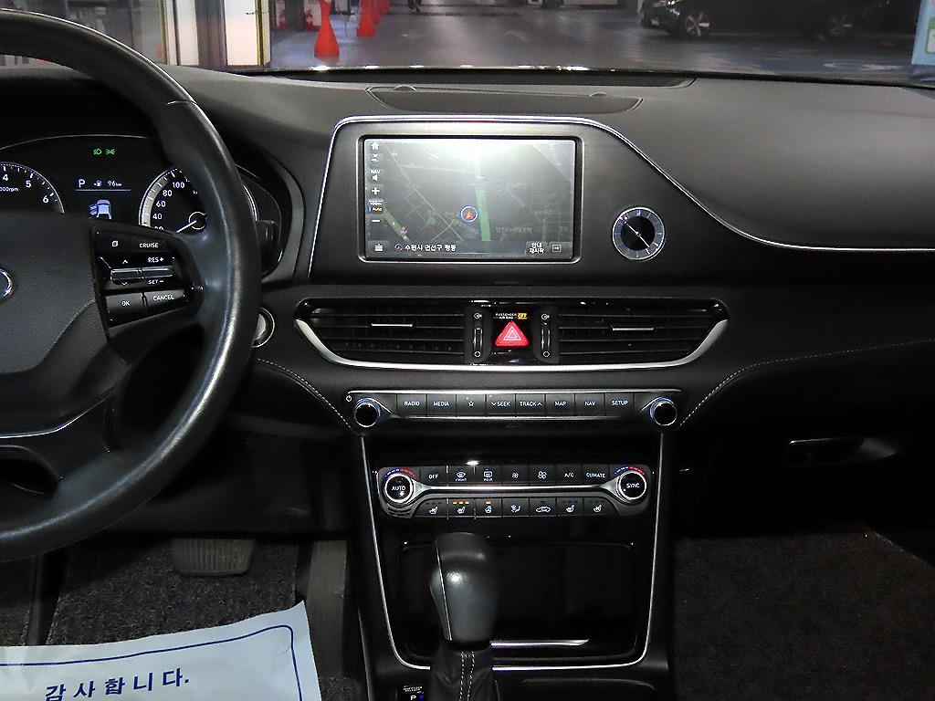 HYUNDAI Grandeur - Vista 11