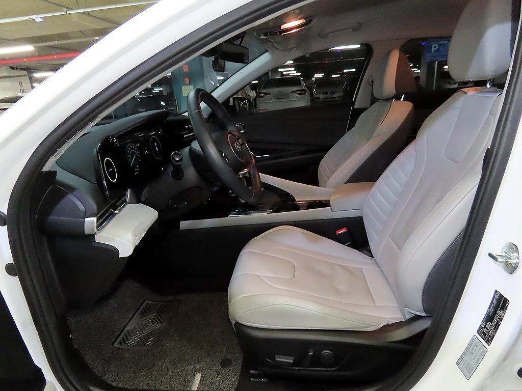 HYUNDAI Avante - Vista 6