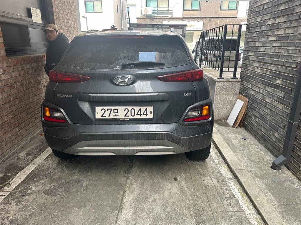 HYUNDAI Kona - Vista 2