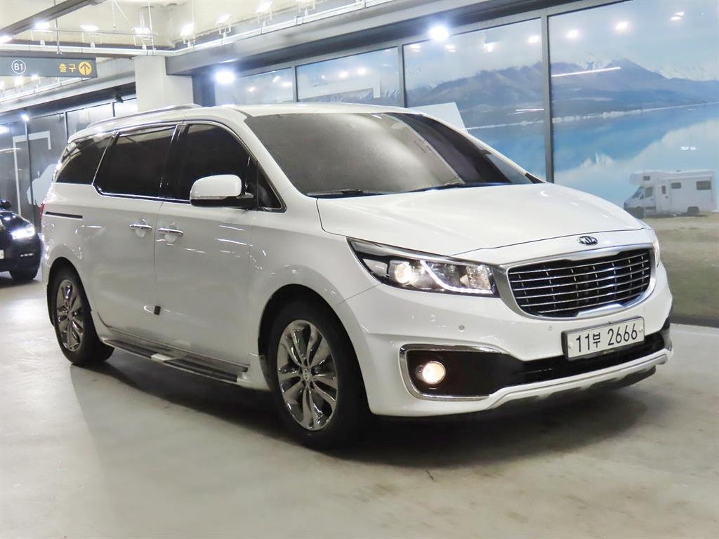 KIA Carnival 2016 Blanco - Importación desde Corea - HF Imports Iquique - Foto 1