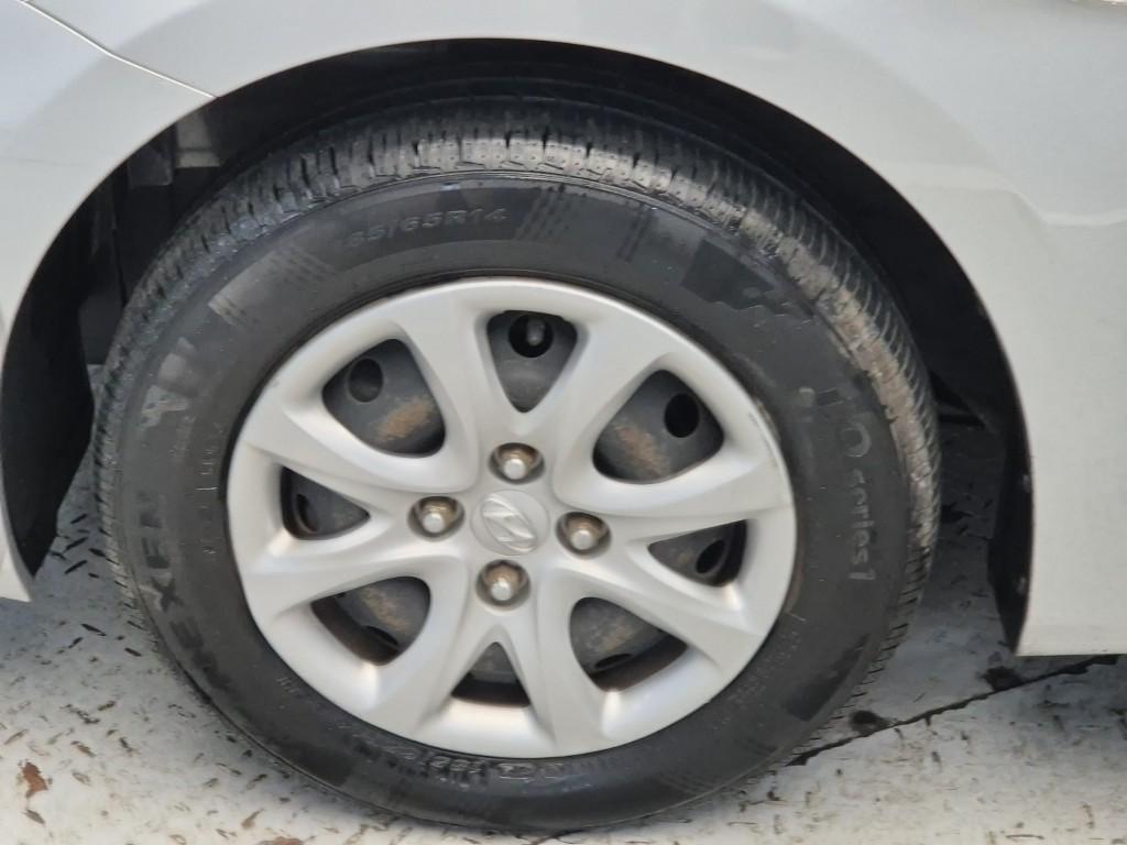 HYUNDAI Accent 2012 Plateado - Importación desde Corea - HF Imports Iquique - Foto 15