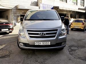 HYUNDAI Starex - Vista 2