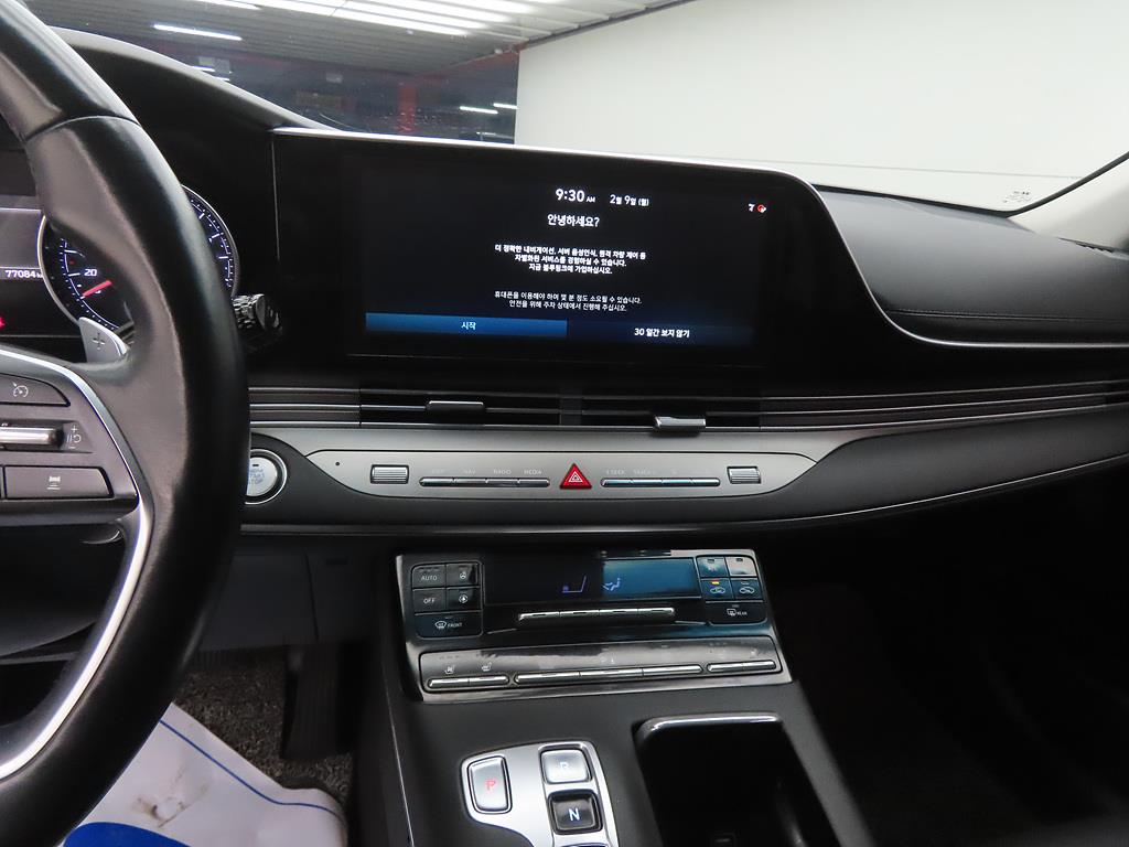 HYUNDAI Grandeur - Vista 10