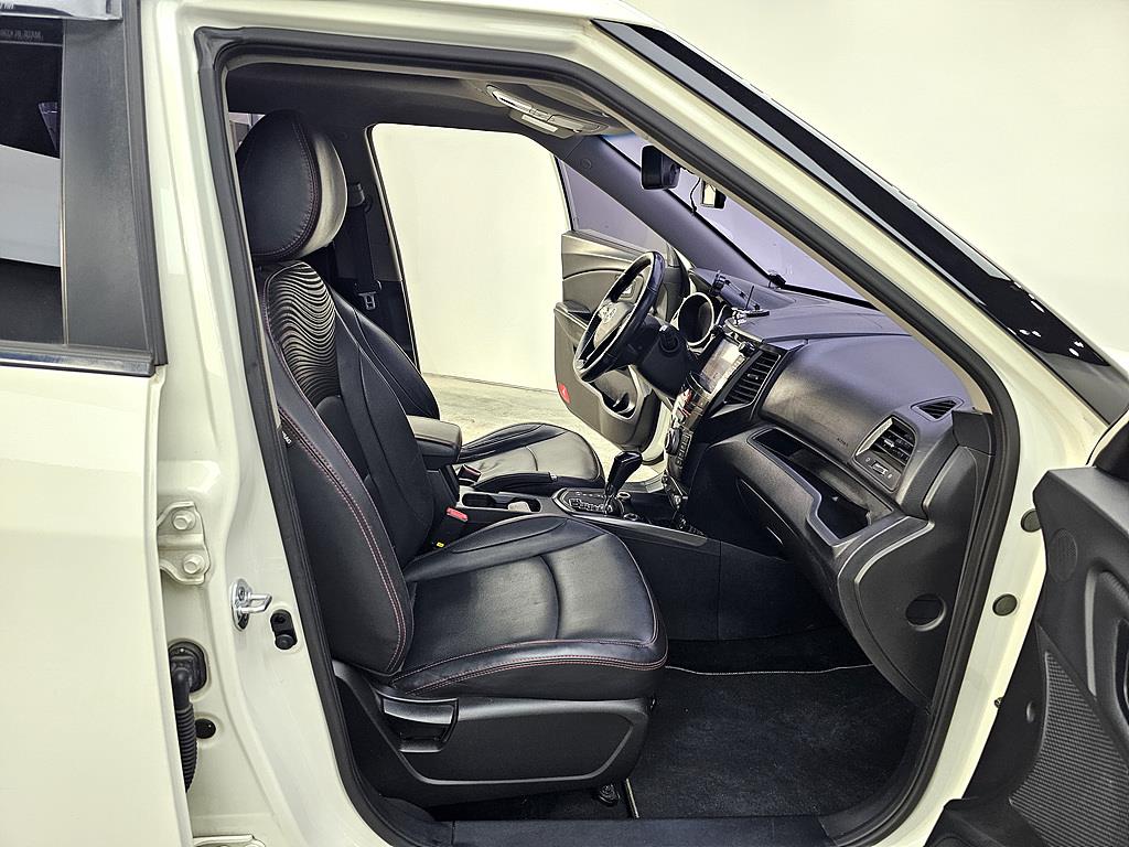 Ssangyong Tivoli - Vista 11