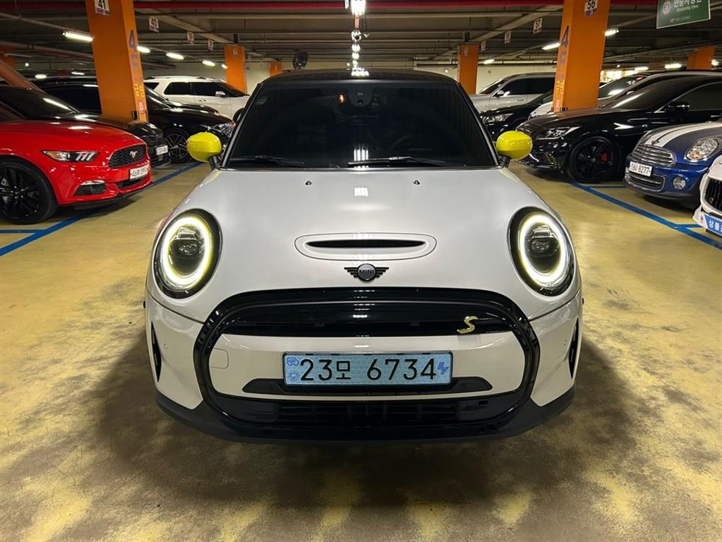 Mini Cooper Electric 2023 the color of pearl - Importación desde Corea - HF Imports Iquique - Foto 1