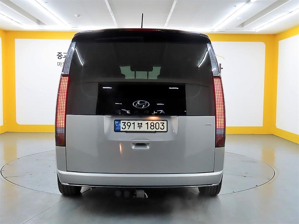 HYUNDAI Staria - Vista 3