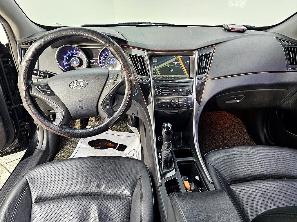 HYUNDAI Sonata - Vista 5