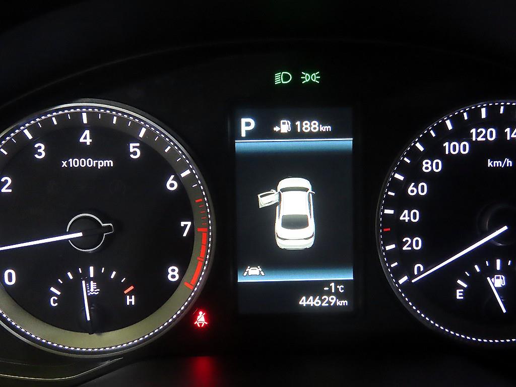 HYUNDAI Grandeur - Vista 9