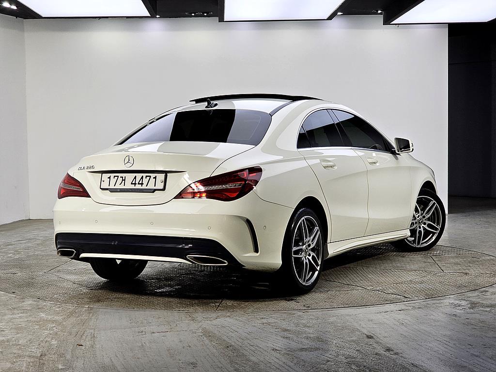 Mercedes Benz CLA Class - Vista 4