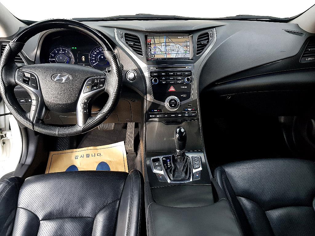 HYUNDAI Grandeur - Vista 5