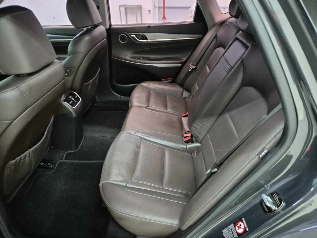 HYUNDAI Grandeur - Vista 12