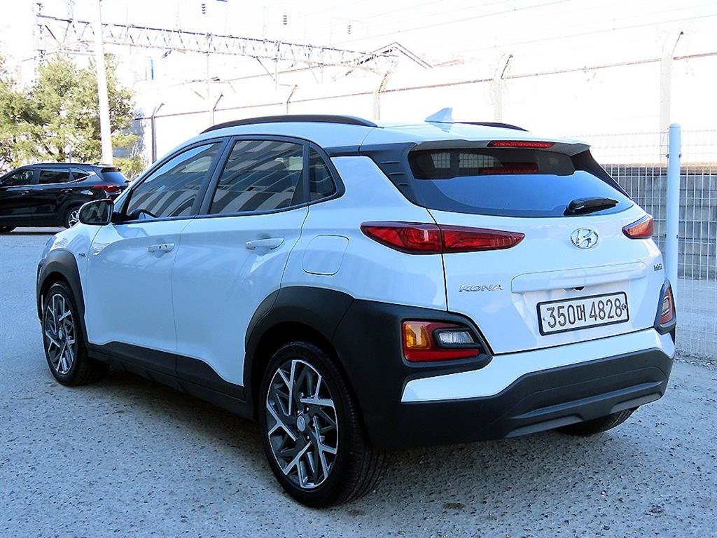 HYUNDAI Kona - Vista 3
