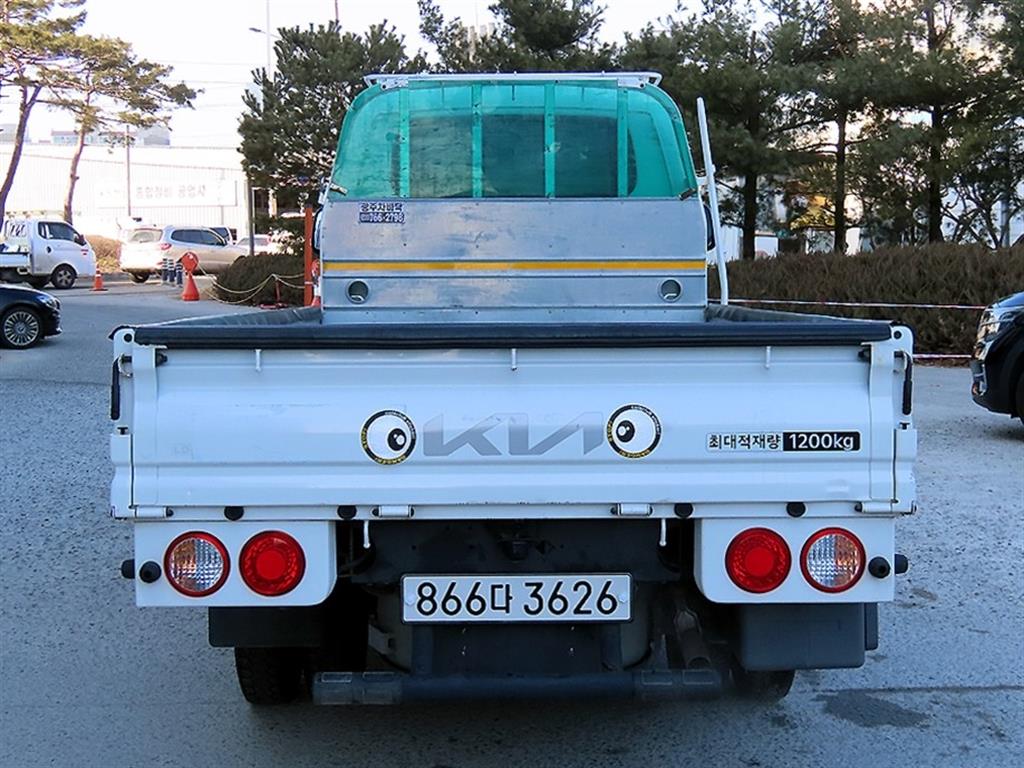 Small Truck Cargo (small) - Vista 4
