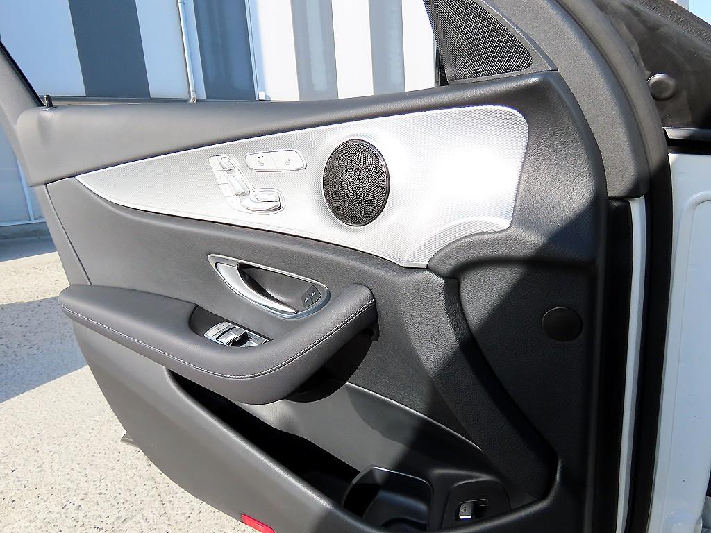 Mercedes Benz E class - Vista 11