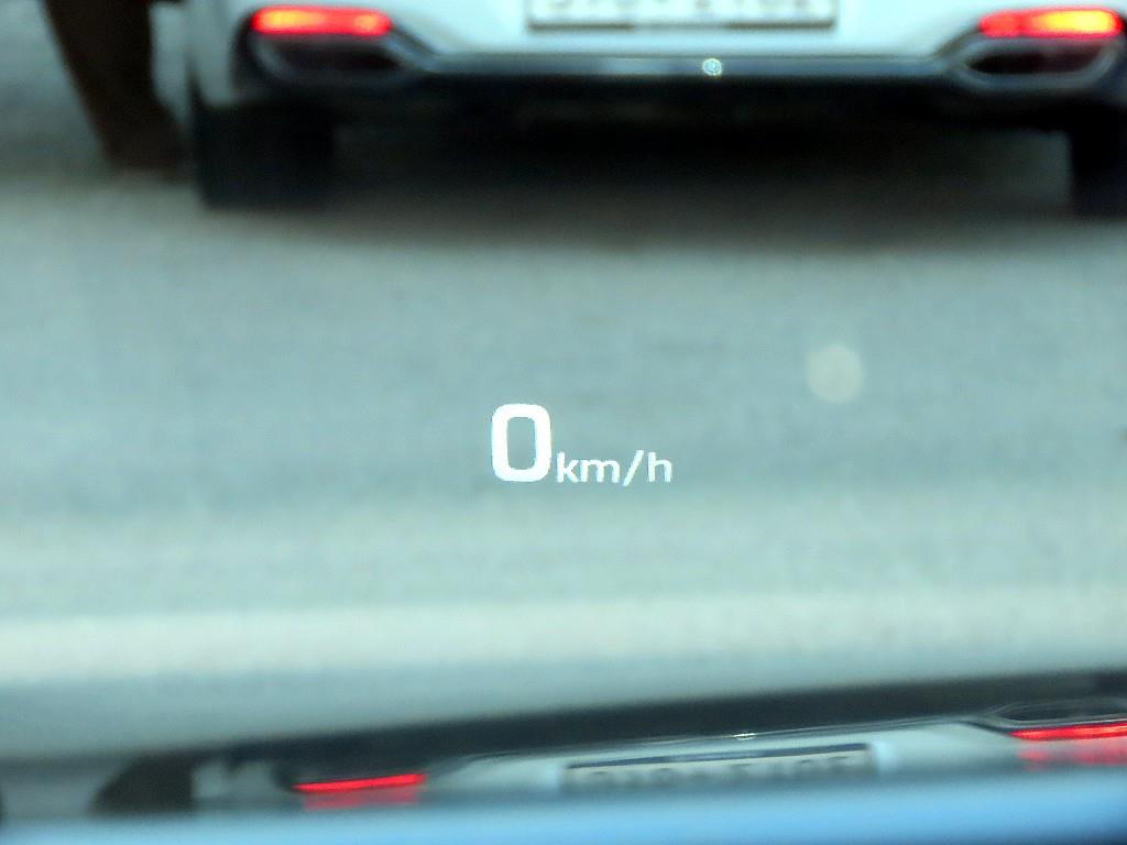 HYUNDAI Genesis - Vista 10