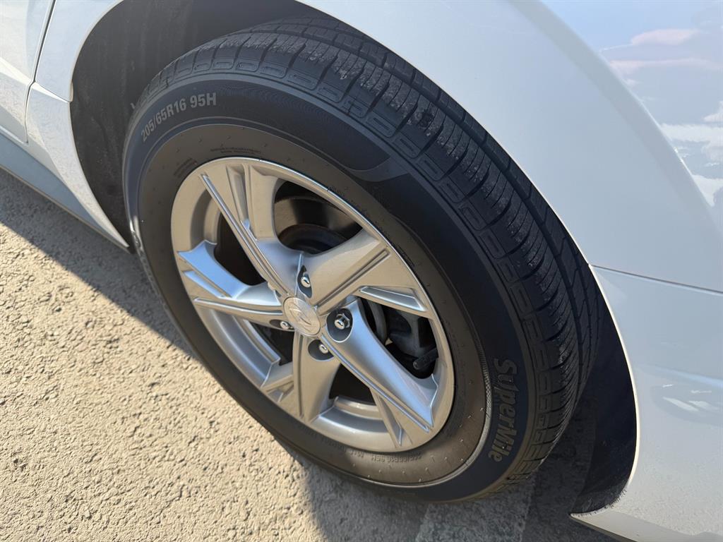 HYUNDAI Sonata - Vista 3