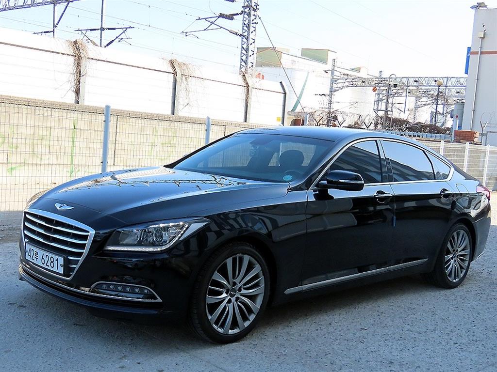 HYUNDAI Genesis - Vista 2