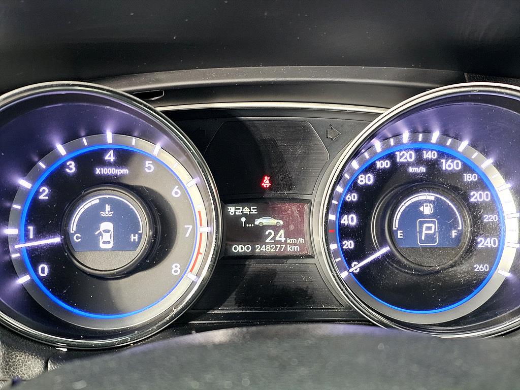 HYUNDAI Sonata - Vista 7