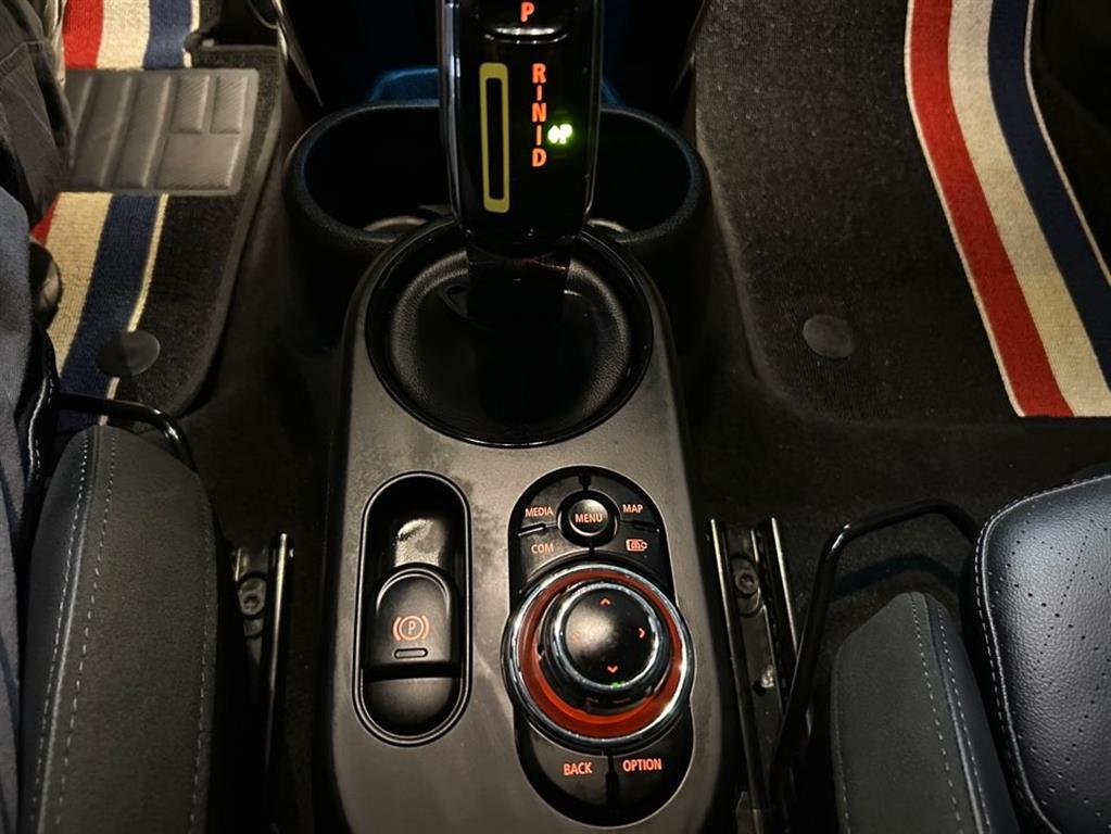 Mini Cooper Electric 2023 the color of pearl - Importación desde Corea - HF Imports Iquique - Foto 15