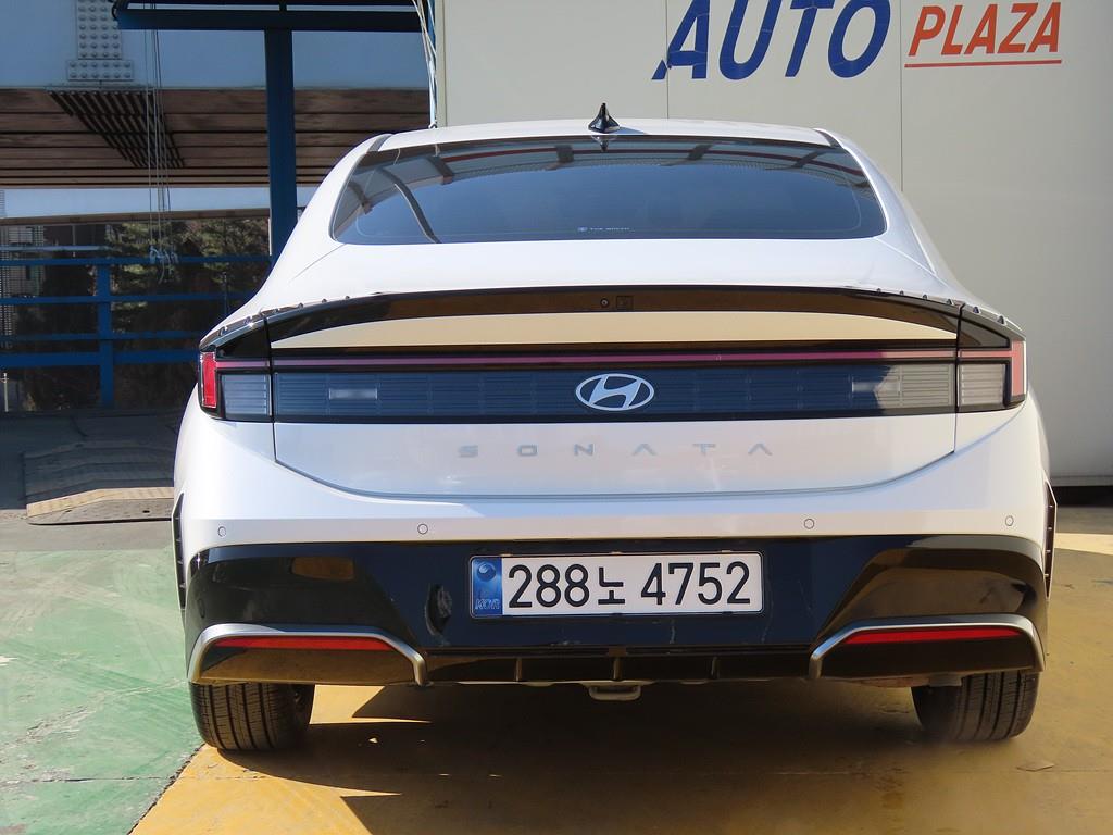 HYUNDAI Sonata - Vista 4