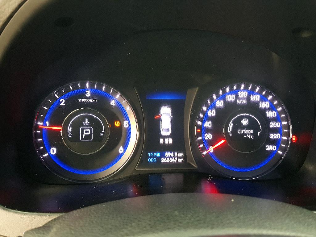 HYUNDAI i40 - Vista 7