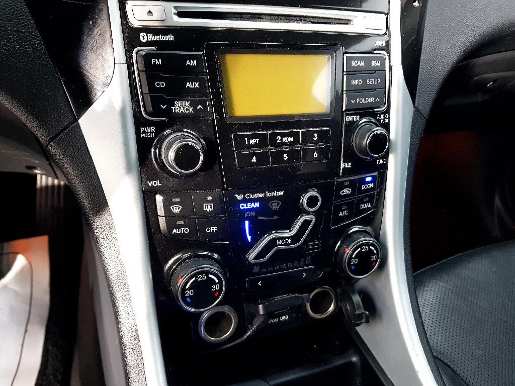 HYUNDAI Sonata - Vista 12