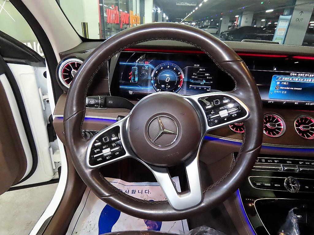 Mercedes Benz E class - Vista 8